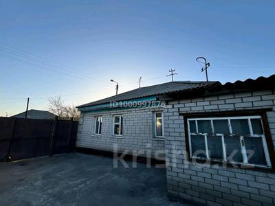 Продажа домов и дачи в Абай обл.: Отдельный дом · 4 комнаты · 70 м² · 5 сот., 2 Омская 21 за 19.5 млн 〒 Отдельный дом · 4 комнаты · 70 м² · 5 сот., 2 Омская 21 за 19.5 млн 〒 в Семее, мкр Красный Кордон