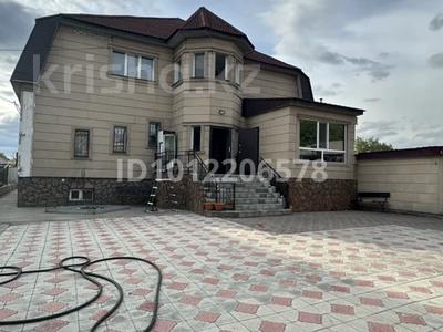 Дом · 4 комнаты · 200 м², Елемесова за 120 000 ₸ в Семее