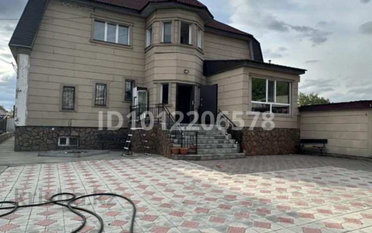 Дом · 4 комнаты · 200 м², Елемесова за 120 000 ₸ в Семее — фото 2