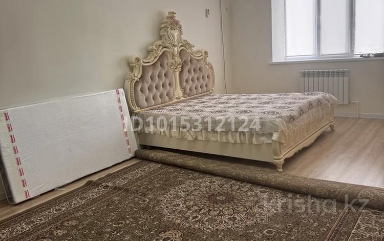 1-комнатная квартира · 52 м² · 2/9 этаж, мкр Нурсая, Т. Жумагалиева 10 за 160 000 ₸ в Атырау — фото 2