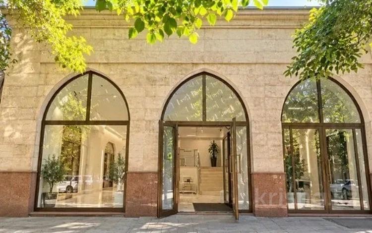 Еркін, кеңселер, дүкендер мен бутиктер, сұлулық салондары, фитнес және спорт, медорталықтар мен дәріханалар, білім орталықтары, конференц-залдар, кабинеттер және жұмыс орындары, студиялар · 385 м², бағасы: ~ 2.5 млн ₸ в Алматы, Алмалинский р-н — фото 3