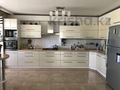 5-бөлмелі пәтер · 210 м² · 3/6 қабат, мкр. Алтын орда, Тауелсиздик 3 — Тауелсиздик и Молдагуловой, бағасы: 88 млн 〒 в Актобе