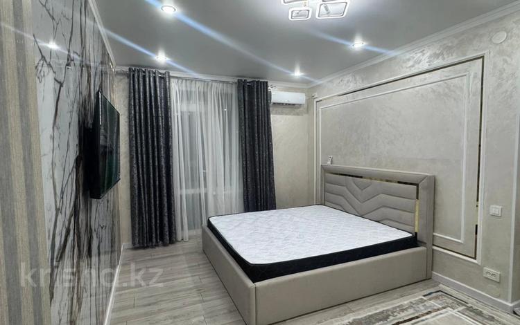 1-комнатная квартира · 53 м² · 2/12 этаж, мкр Акжайык, проспект Байдибек би за 200 000 ₸ в Шымкенте, Абайский р-н — фото 2
