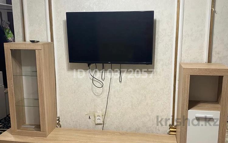 3-бөлмелі пәтер · 60 м², 410 квартал 4, бағасы: 180 000 ₸ в Семее — фото 2