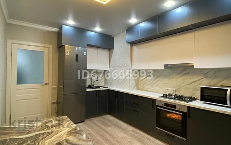 3-бөлмелі пәтер · 100 м² · 4/9 қабат, Ружейникова 14, бағасы: 40 млн ₸ в Уральске — фото 2