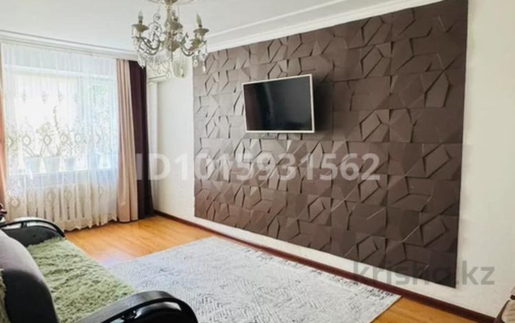 3-комнатная квартира · 70 м² · 2/9 этаж, мкр 4 3/1 — Сырым датова за 200 000 ₸ в Уральске — фото 2