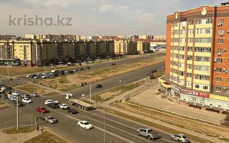 2-комнатная квартира · 64 м² · 8/9 этаж, мкр. Алтын орда, Тауелсиздик за 24.9 млн ₸ в Актобе — фото 3