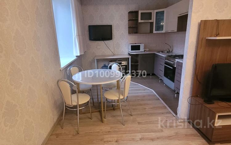 2-комнатная квартира · 55 м² · 3/4 этаж, мкр Новый Город, Лободы 10 за 30 млн ₸ в Караганде, Казыбек би р-н — фото 2