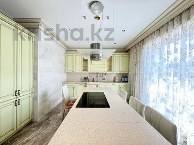 5-комнатная квартира · 300 м² · 4/5 этаж, айша Биби 39 за ~ 200 млн ₸ в Астане