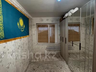 2-комнатная квартира · 56 м² · 9/9 этаж, 12-й мкр 65 — Трк Актау, Port за 10.5 млн 〒