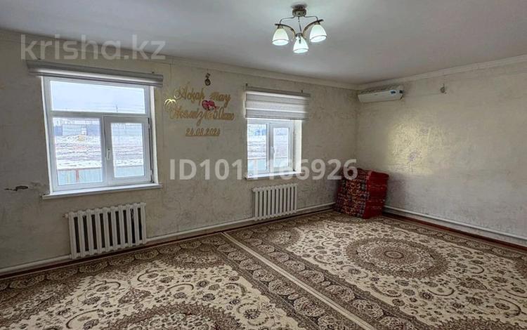 Жеке үй · 5 бөлме · 200 м² · 11 жүзд., Ақбидай — Кби аймағы,ақбидай көшесі жаппасбай батыр көшесі мал базарға жақын, бағасы: 30 млн ₸ в  — фото 2