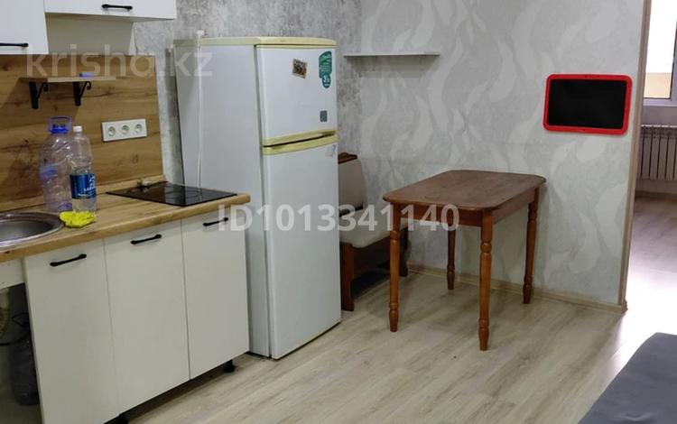 1-комнатная квартира · 33 м² · 5/10 этаж, Толе би 285/8 за 210 000 ₸ в Алматы, Ауэзовский р-н — фото 2