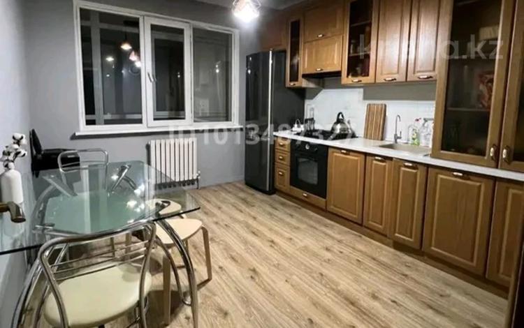 3-бөлмелі пәтер · 90 м² · 8/9 қабат, Толе би — Жарокова, бағасы: 81 млн ₸ в Алматы, Алмалинский р-н — фото 2