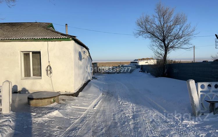 Үйдің бір бөлігі · 4 бөлме · 130 м² · 19 сот., Алаш 37 — Возле магазина, бағасы: 8 млн 〒 в Жангызкудуке — фото 2