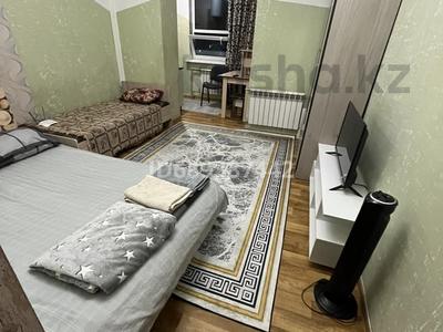 1-комнатная квартира, 30 м² по часам, мкр Аксай-1А 30А — Толе би Яссауи за 2 000 〒 в Алматы, Ауэзовский р-н