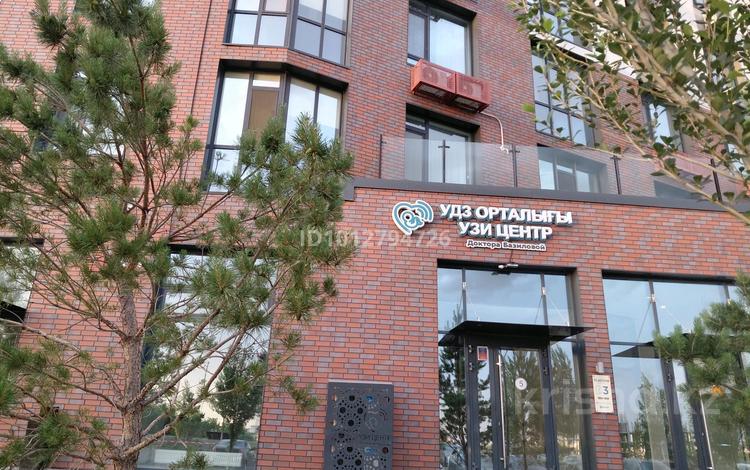Свободное назначение, офисы, магазины и бутики, салоны красоты, фитнес и спорт, медцентры и аптеки, образование, развлечения, кабинеты и рабочие места, студии · 69 м² за 555 000 ₸ в Астане, Сарыарка р-н — фото 11
