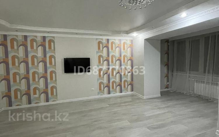 3-комнатная квартира · 80 м² · 1/6 этаж, мкр 8 269 — Братьев Жубановых за 200 000 ₸ в Актобе — фото 2