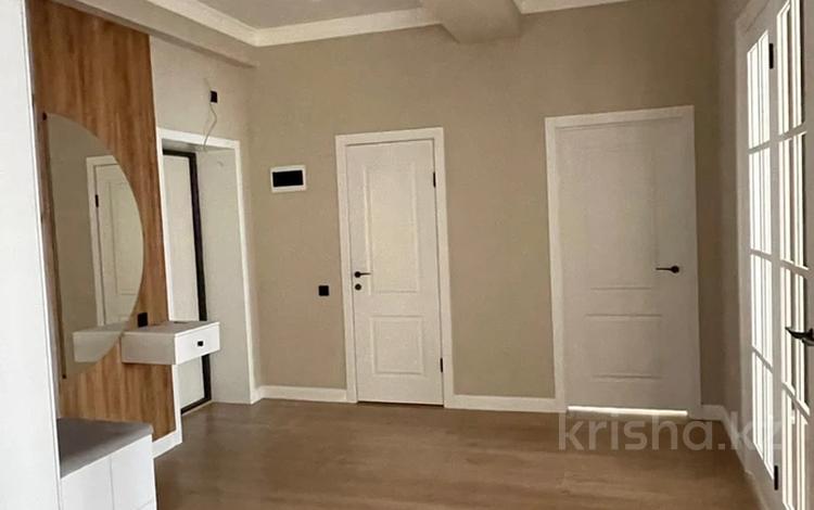 2-комнатная квартира · 85 м² · 13/14 этаж, 17-й мкр 6 за 500 000 ₸ в Актау — фото 2