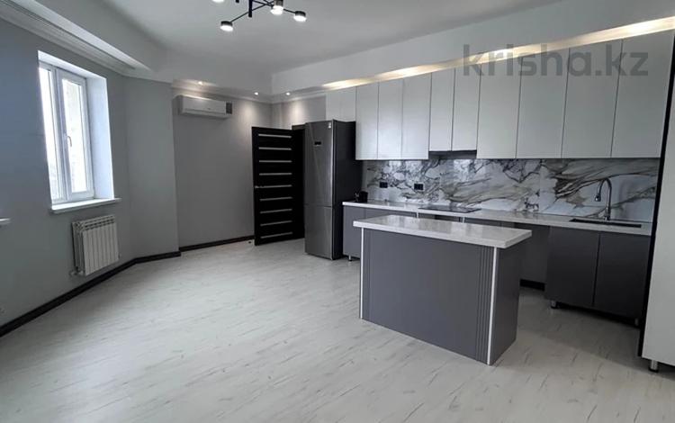 3-комнатная квартира · 90 м² · 4/12 этаж, мкр 11, Локомотивная 7 за 35.4 млн ₸ в Актобе — фото 2