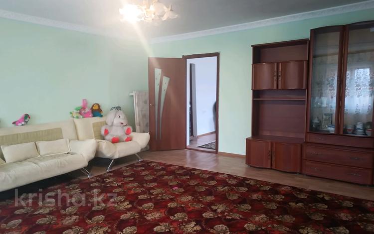 Отдельный дом · 4 комнаты · 150 м² · 20 сот., мкр Орлеу, Таскала 462 за 120 000 ₸ в Атырау — фото 2
