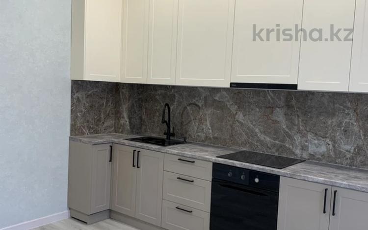 2-комнатная квартира · 85 м² · 1/5 этаж, Кенжина 1/1 блок А, Б за 250 000 ₸ в Караганде, Казыбек би р-н — фото 3