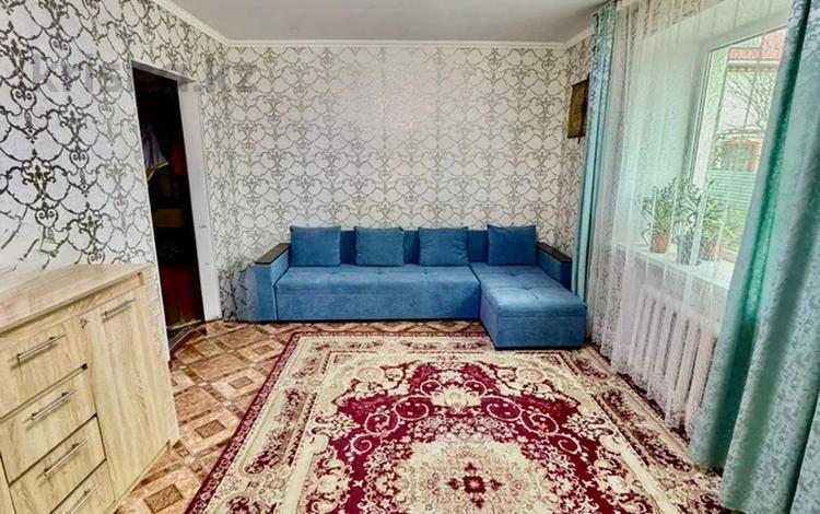 2-бөлмелі пәтер · 46.2 м² · 1/5 қабат, Орынбор — 4 поликлиника, бағасы: 10 млн ₸ в Уральске — фото 2