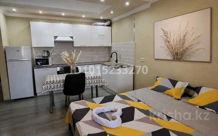 1-бөлмелі пәтер · 38 м² · 3/10 қабат, Мкр Аксай, Б. Момышулы 25, бағасы: 20 000 ₸ в Алматы, Ауэзовский р-н — фото 2