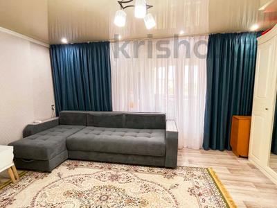 1-комнатная квартира, 33 м², 5/5 этаж, Самал за 8.7 млн 〒 в Талдыкоргане, мкр Самал