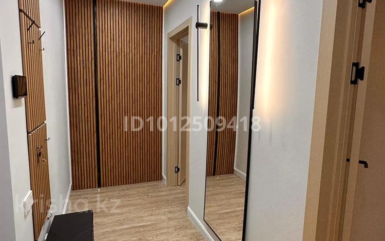 1-бөлмелі пәтер · 50 м² · 2/5 қабат, мкр Нурсая, Абулхайр-хана 40, бағасы: 240 000 ₸ в Атырау — фото 3