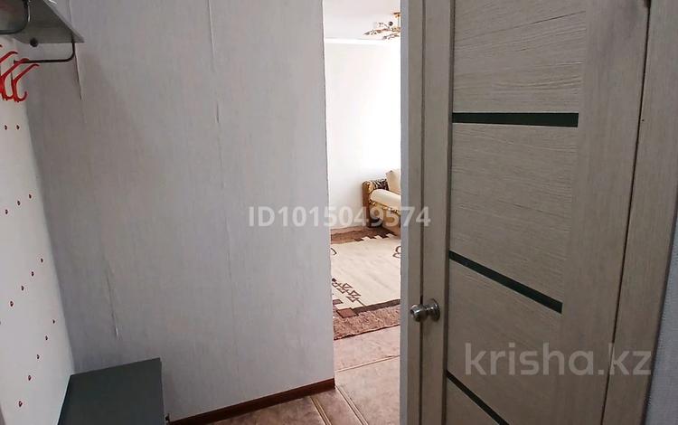 1-комнатная квартира · 34 м² · 2/5 этаж, 4 мик 12 за 2.7 млн ₸ в Житикаре — фото 2