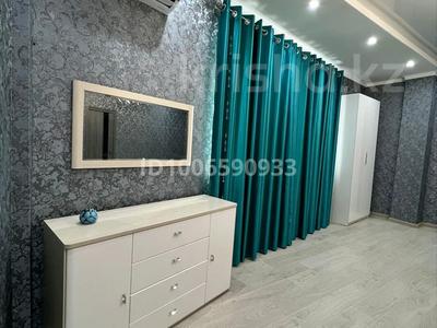 3-комнатная квартира · 130 м² · 8/9 этаж, Абая Сити центр 190 за 30 000 ₸ в Уральске