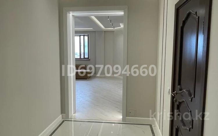 2-комнатная квартира · 78 м² · 6/9 этаж, мкр Центральный, Валиханова 21 — Уалиханов- Махамбет за 45 млн 〒 в Атырау — фото 2