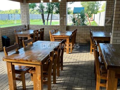 Аренда домов или дач посуточно в Актюбинской обл.: Дом · 4 комнаты · 100 м², Старый город, Акимжанова 35 — Нокина за 90 000 〒 Дом · 4 комнаты · 100 м², Старый город, Акимжанова 35 — Нокина за 90 000 〒 в Актобе