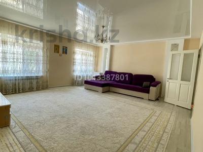 2-бөлмелі пәтер · 95.9 м² · 2/5 қабат, мкр СМП 136, мкр.СМП-136 6Д — Пересечение ул.Гогиашвили и Ш.Уалиханова, бағасы: 23 млн ₸ в Атырау