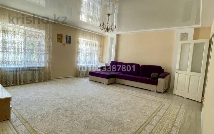 2-комнатная квартира · 95.9 м² · 2/5 этаж, мкр СМП 136, мкр.СМП-136 6Д — Пересечение ул.Гогиашвили и Ш.Уалиханова за 23 млн ₸ в Атырау — фото 2