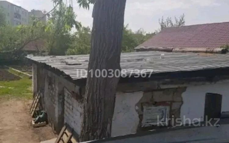 Отдельный дом · 4 комнаты · 350 м² · 10 сот., Домбыралы 12 за 35 млн ₸ в Астане, Сарыарка р-н — фото 2