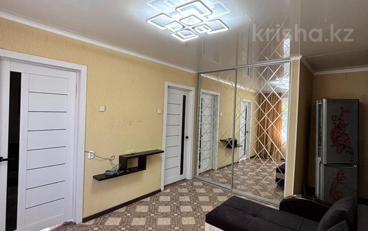 3-комнатная квартира, 50 м², 1/5 этаж, Ружейникова за 12.6 млн 〒 в Уральске — фото 2