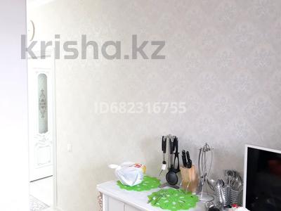 4-комнатная квартира · 80 м² · 2/5 этаж, Шестакоиви Аса 36 за 31.5 млн 〒 в Таразе