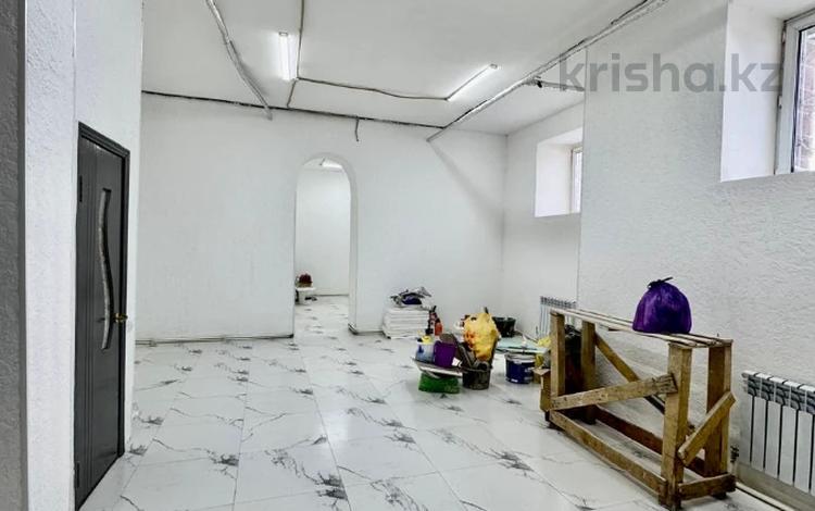 Свободное назначение, офисы, магазины и бутики, общепит, салоны красоты, медцентры и аптеки, образование · 65 м² за 23 млн 〒 в Астане, Сарыарка р-н — фото 2