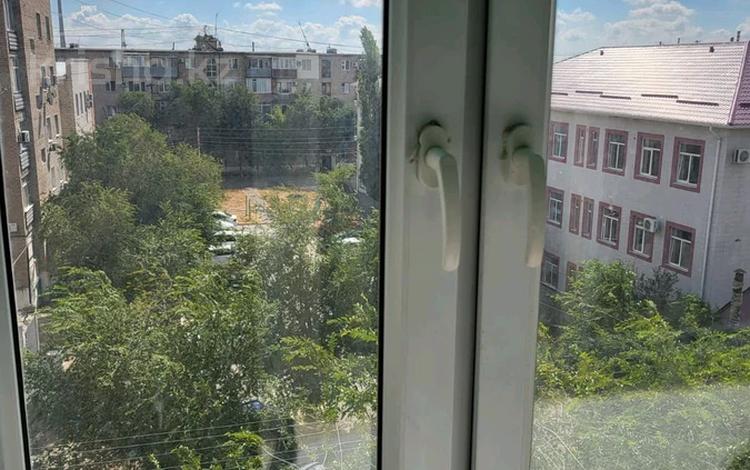 2-комнатная квартира · 45 м² · 5/5 этаж, Махамбета 130 за 140 000 ₸ в Атырау — фото 2