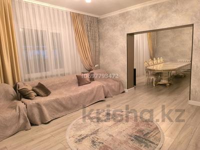 Жеке үй · 8 бөлме · 240 м² · 9 жүзд., Кулымбаева 20, бағасы: 75 млн ₸ в 