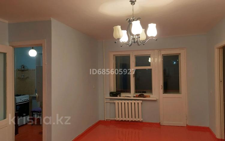 2-комнатная квартира · 40 м² · 3/5 этаж, улица Момышулы за 10.5 млн 〒 в Кентау — фото 2