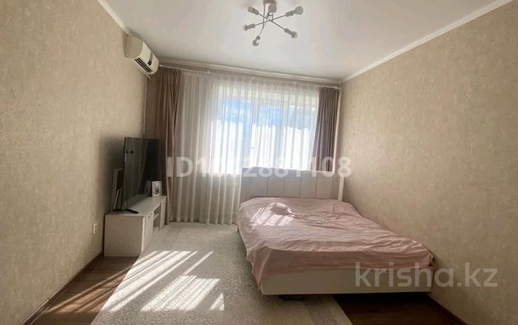 2-бөлмелі пәтер · 49 м² · 5/5 қабат, мкр 4 27 — 24 школа, бағасы: 150 000 ₸ в Уральске — фото 2