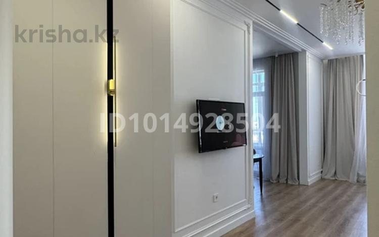 2-комнатная квартира · 70 м² · 15/17 этаж, Туран 44Б за 400 000 ₸ в Астане, Есильский р-н — фото 2