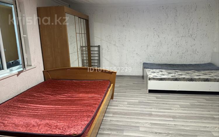 2-комнатная квартира · 45 м² · 1/1 этаж, мкр Айнабулак-3 — Павлодарская за 140 000 ₸ в Алматы, Жетысуский р-н — фото 2