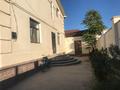Отдельный дом · 6 комнат · 241 м² · 10 сот., Қызылқұм 5 — Мкр.Наурыз.Вторая Улица за рестораном Ер-Али на повороте в Махамбет за 75 млн 〒 в 