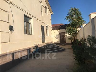 Отдельный дом · 6 комнат · 241 м² · 10 сот., Қызылқұм 5 — Мкр.Наурыз.Вторая Улица за рестораном Ер-Али на повороте в Махамбет за 70 млн 〒 в 