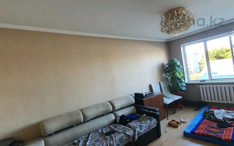 3-комнатная квартира, 62 м², 4/5 этаж, 5мкр 31 за 17.2 млн 〒 в Талдыкоргане, мкр Самал — фото 2