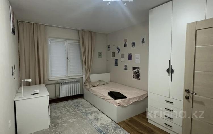 3-комнатная квартира · 84 м² · 2/5 этаж, 14-й мкр 27 за 180 000 ₸ в Актау — фото 2