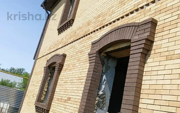 Отдельный дом · 8 комнат · 263 м² · 4 сот., Шевченко 85 за 56 млн 〒 в Костанае — фото 2